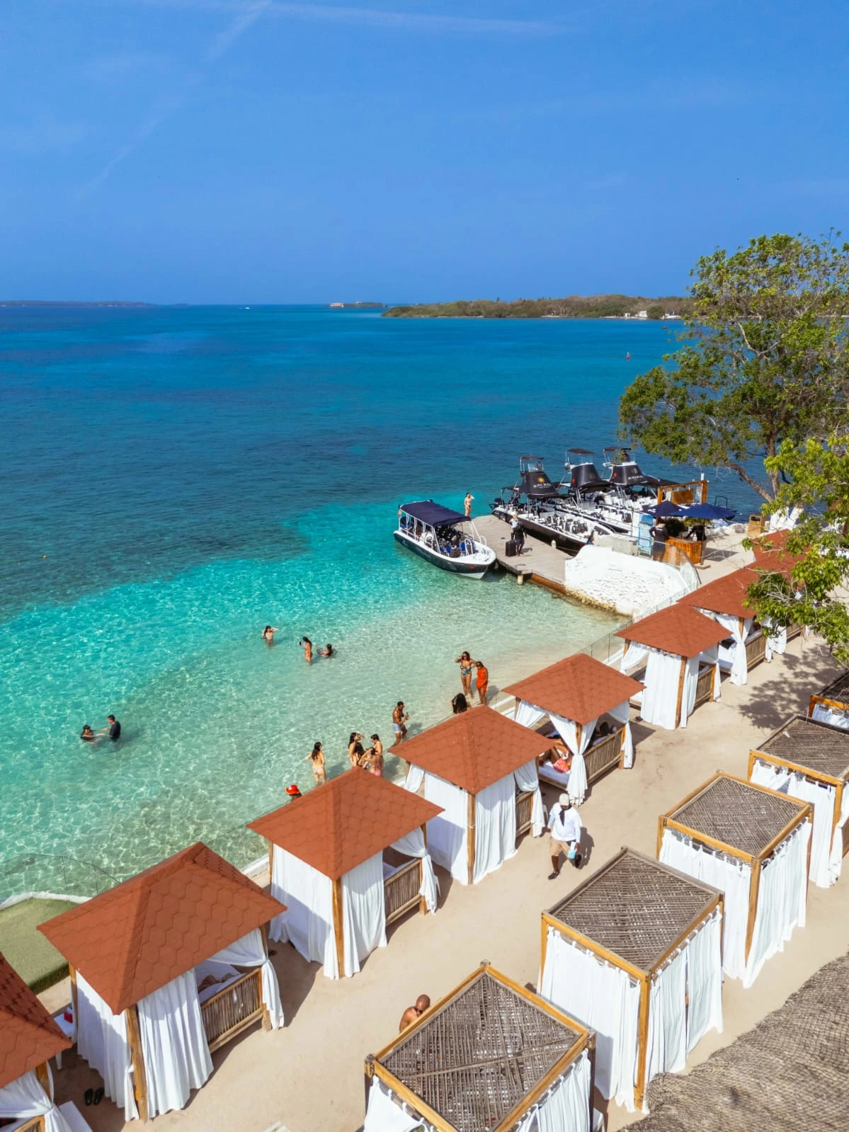 Bora Bora Beach Club (Day Pass)